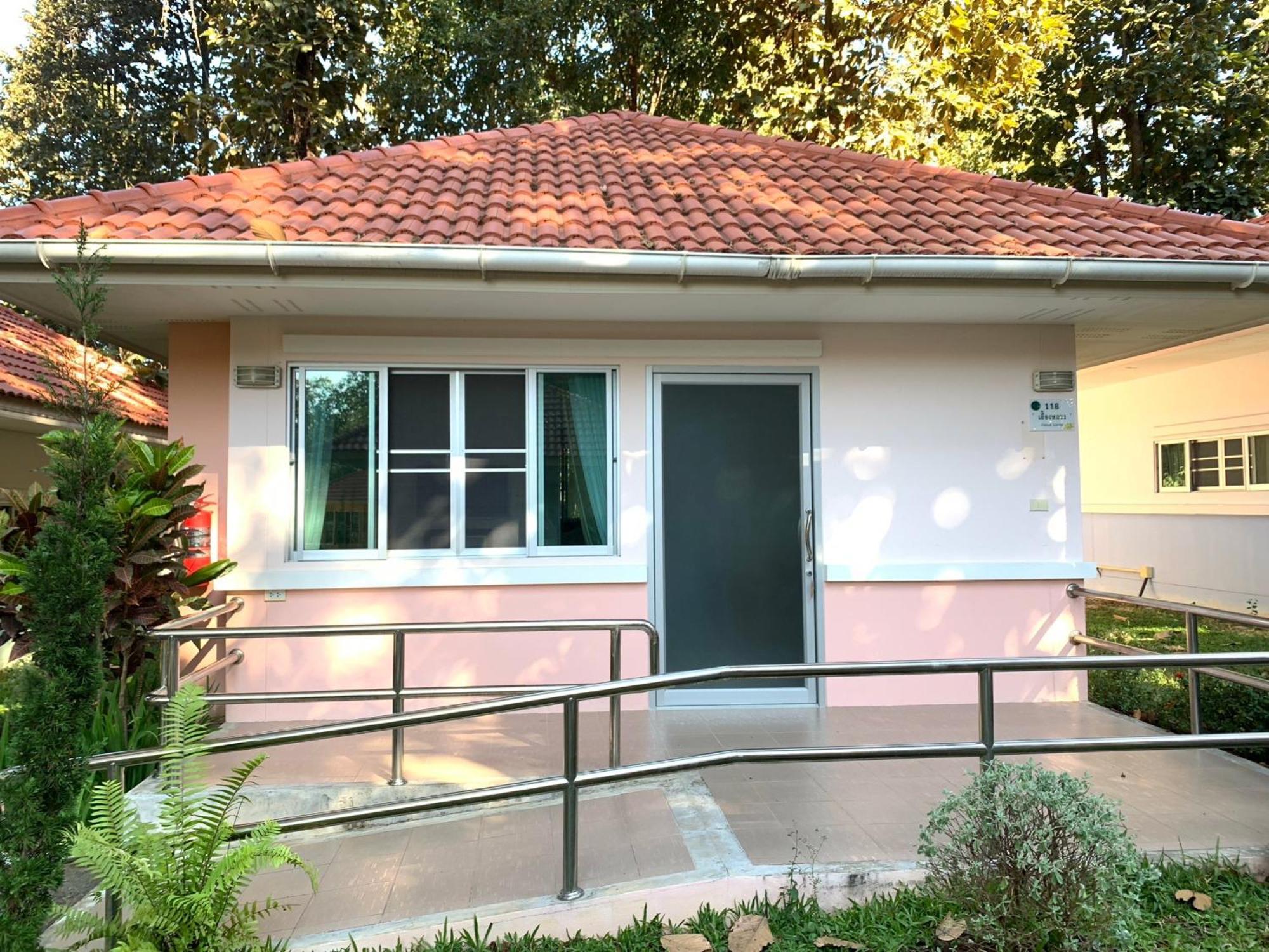 Baan Pingkan Wellness Resort San Kamphaeng Экстерьер фото